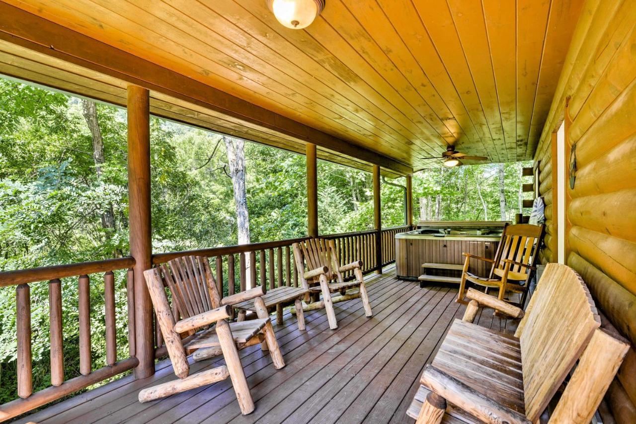 Fox Creek Waterside Cabin With Private Hot Tub! Villa Bryson City Exterior photo